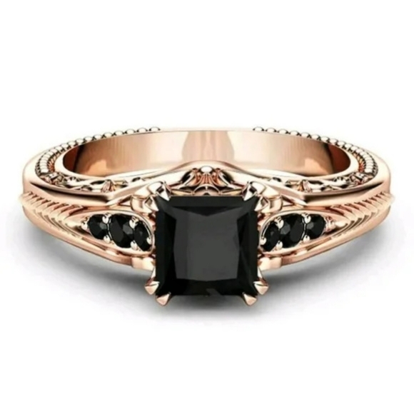Elegant Black and Gold Women's Ring - Picture 1 of 12